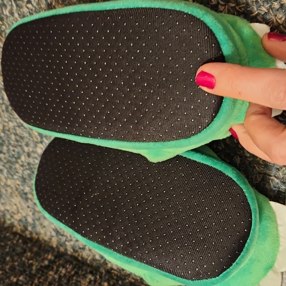 New Dino plush slippers 13/1 - Picture 2 of 4